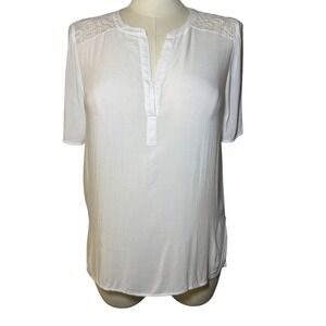 Chicos White Lace Trim Split Neck Tunic Top Women Size 1